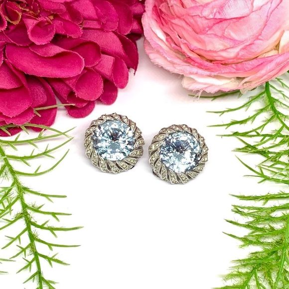 VINTAGE⚜️SPECTACULAR AQUAMARINE Faceted Crystal Pavé Set Clip Earrings - Picture 3 of 12
